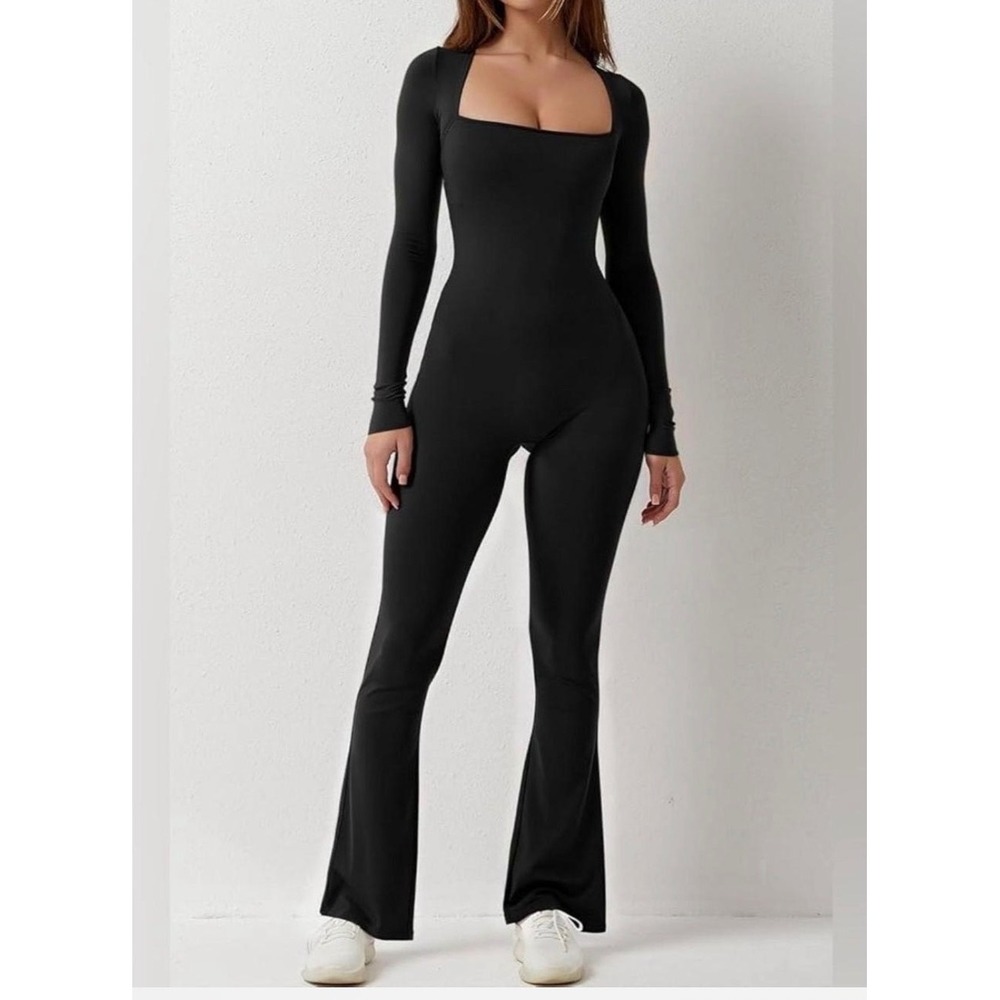 Qinsen Womens Black Long Sleeve Square Neck Flare Leg Jumpsuit Small NWT